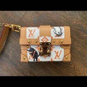 Louis Vuitton Catogram Essential Trunk Key Chain